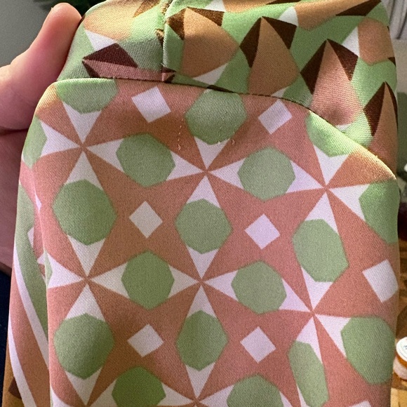 House of Harlow 1960 Geometric Pattern Blouse - Picture 9 of 9